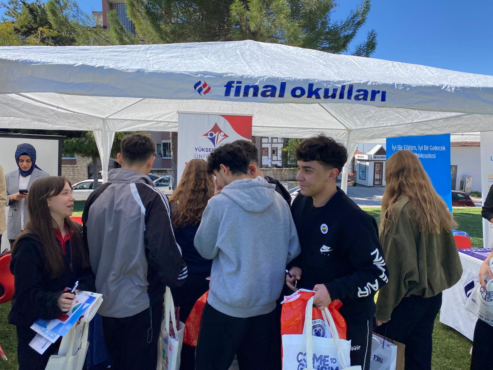 Yüksek İhtisas Üniversitesi - Özel Karabük Final Okulları tarafından düzenlenen “Üniversite Tanıtım Fuarı”’nda aday öğrencilerimizle bir araya geldik.