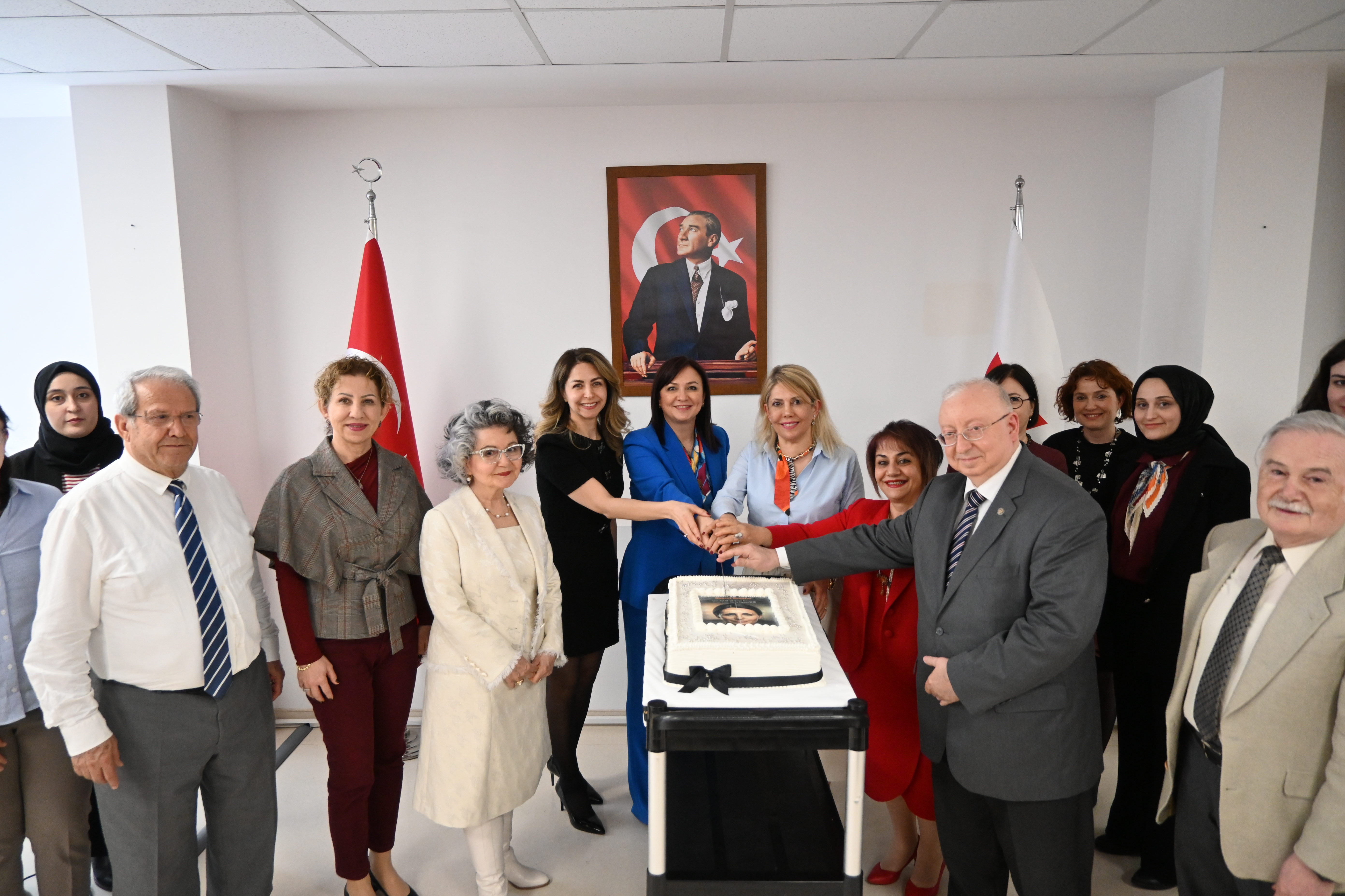Yüksek İhtisas Üniversitesi - Yaşlanma ve Yaşlılıkta Güncel Konular Kitap Lansmanı Gerçekleşti