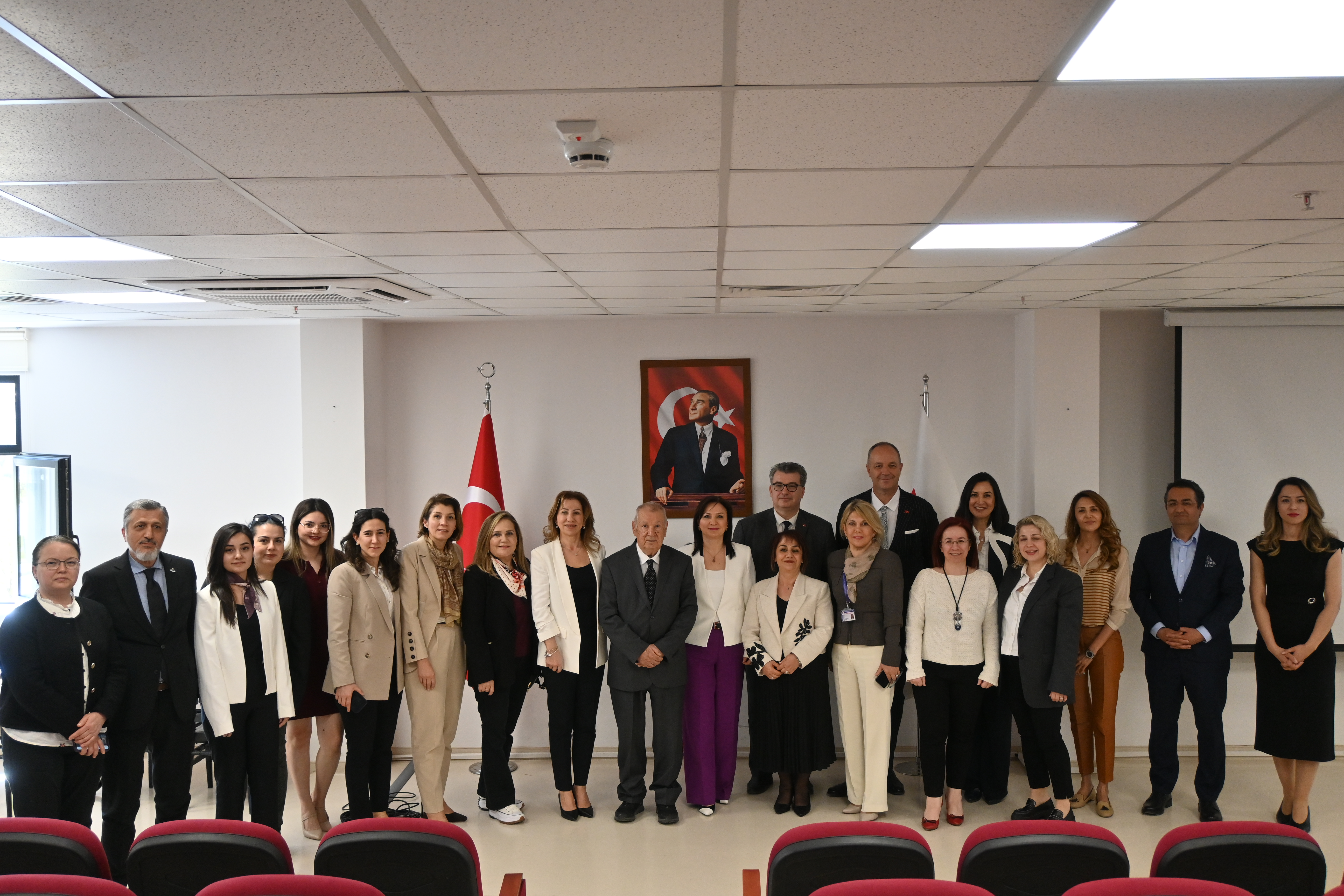 Yüksek İhtisas Üniversitesi - Yüzün Medikal Estetik ve Cerrahi Uygulamalarında Anatominin Önemi Sempozyumu Başarıyla Gerçekleşti