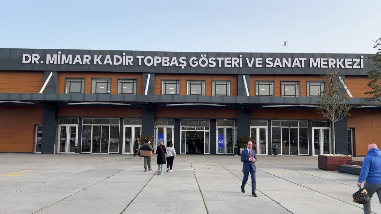 Dr. Mimar Kadir Topbaş Gösteri Merkezi